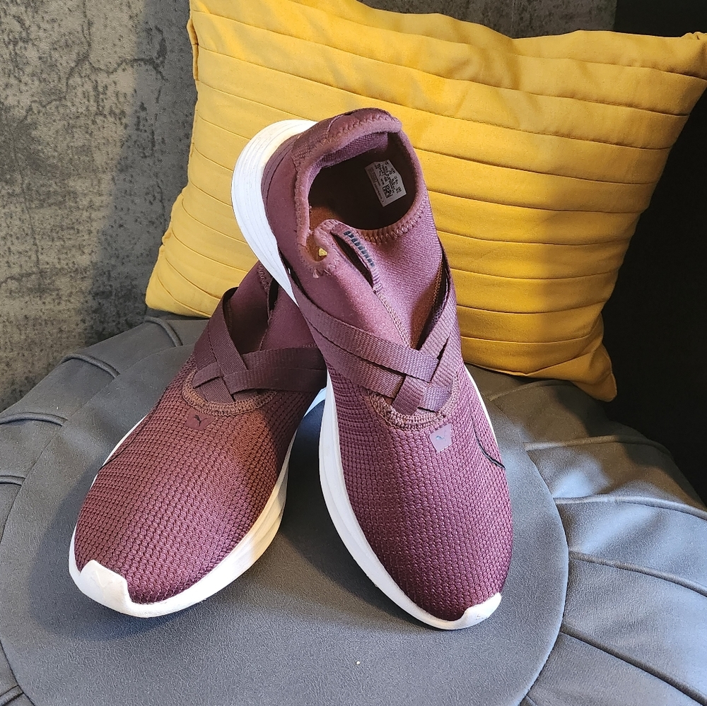 Women puma sneakers